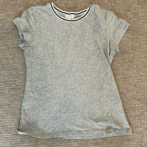 Goldie’s size small greyt shirt with trim! EUC